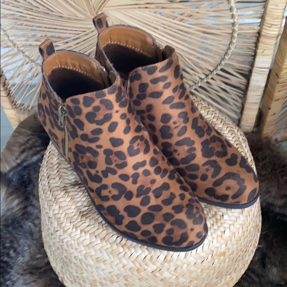 NEW Leopard Ankle Booties - Picture 4 of 9